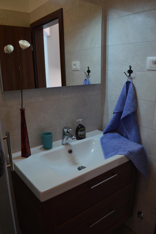 Apartment Bozac 罗维尼 外观 照片